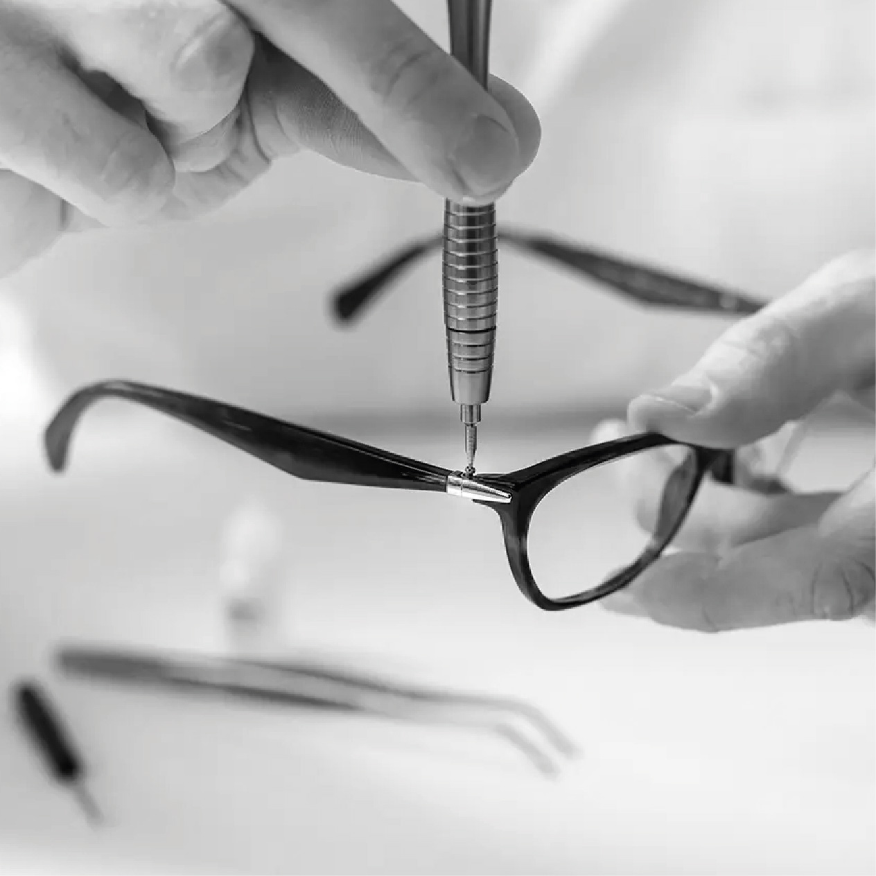 Ajustage d'une monture de lunettes